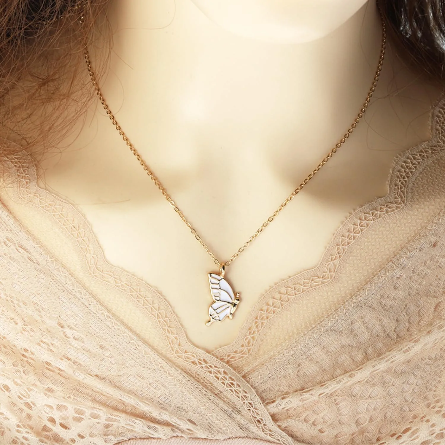 2 PCS Best Friend Necklaces Butterfly Necklaces for Best Friends Long Distance Birthday Christmas Gifts