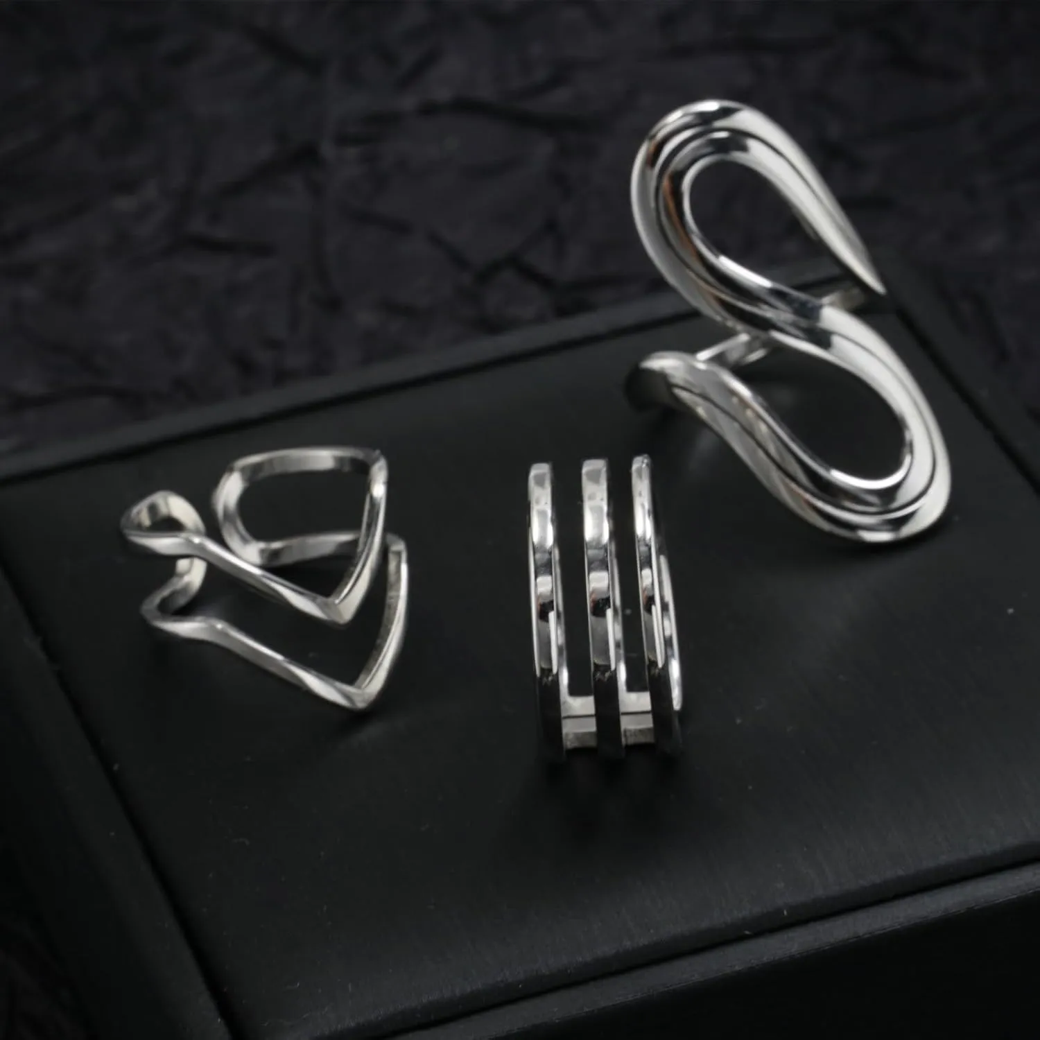 Loqimu 6 Pack Silver Midi Rings Stainless Steel Stackable Rings for Women Open Knuckle Rings Set Wide Irregular Finger Rings for Teen Girls Hug Geometric Fashion Rings Aesthetic Jewelry Gift