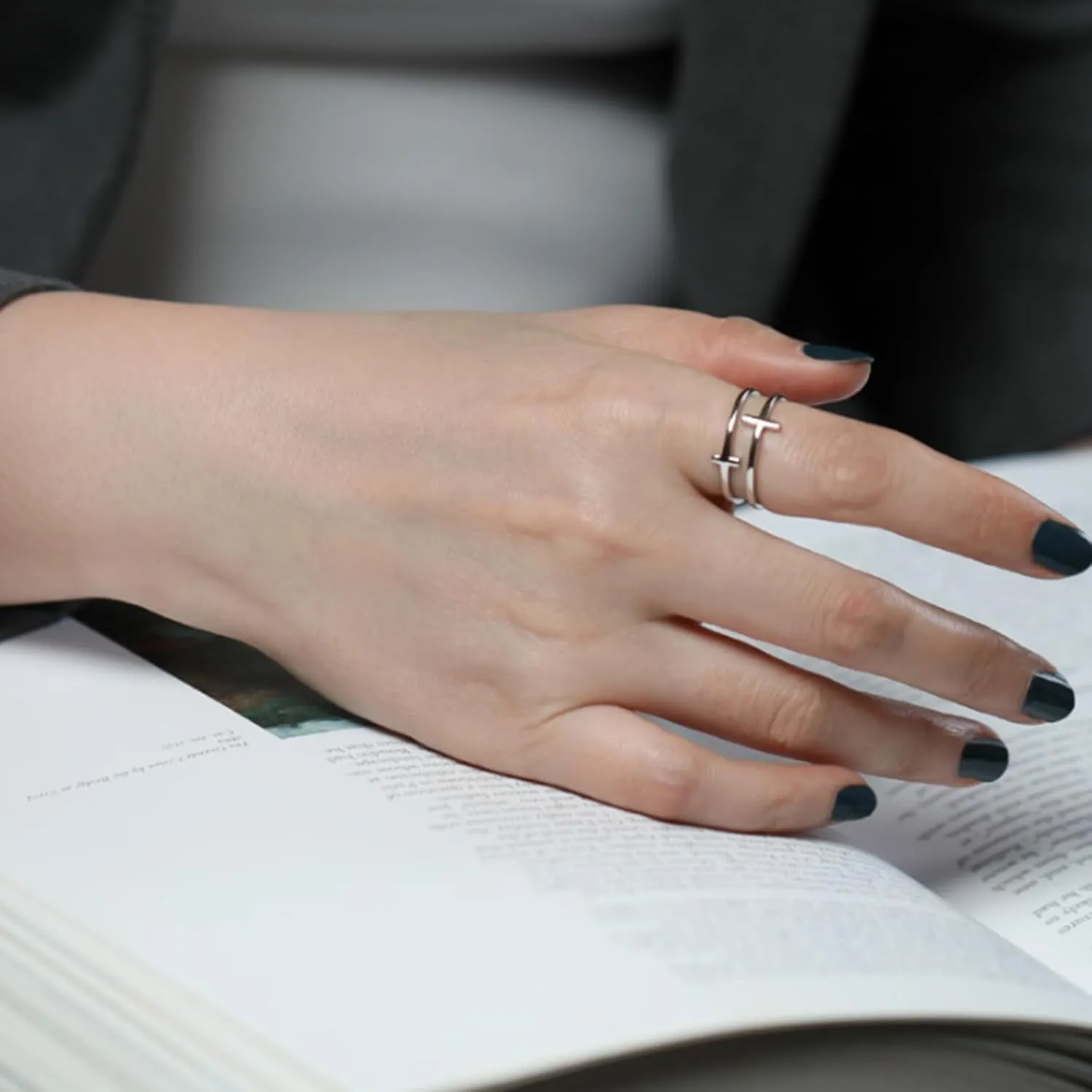 Loqimu 6 Pack Silver Midi Rings Stainless Steel Stackable Rings for Women Open Knuckle Rings Set Wide Irregular Finger Rings for Teen Girls Hug Geometric Fashion Rings Aesthetic Jewelry Gift