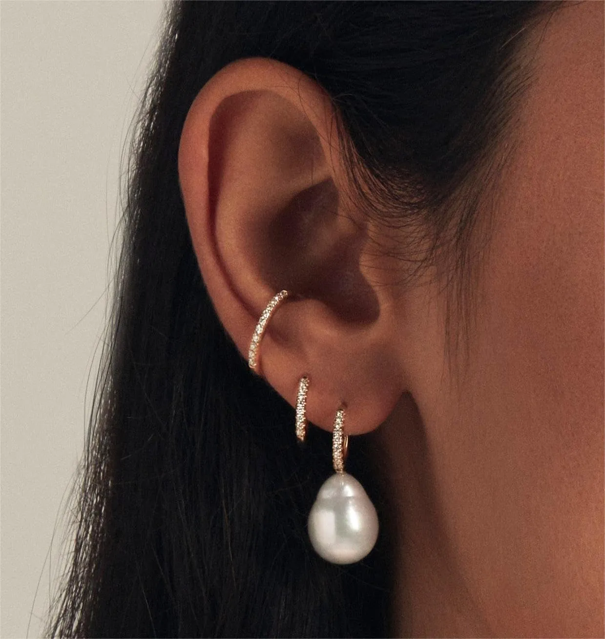 Pearl Earrings for Women, Trendy Pearl Ear Cuff Earring Set 14K Gold Plated Hypoallergenic Cartilage Earrings Small Gold Drop Hoop Huggie Earrings Diamond Stud Earrings Piercing Jewelry Gift