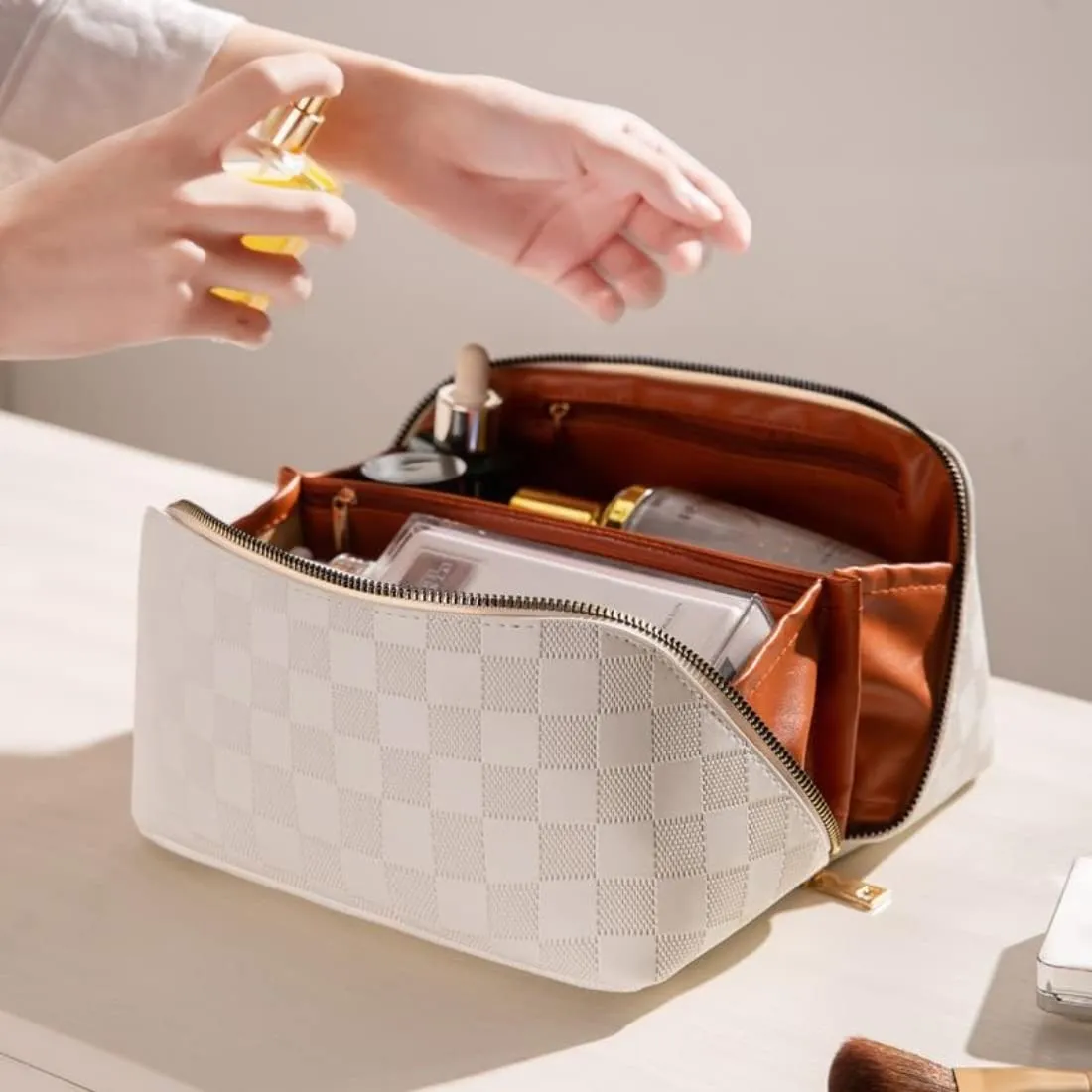 SURURA Large Capacity Cosmetic Bag Portable Leather Travel Makeup Pouch Women Multifunction Waterproof Bathroom Washbag Toiletry (White)