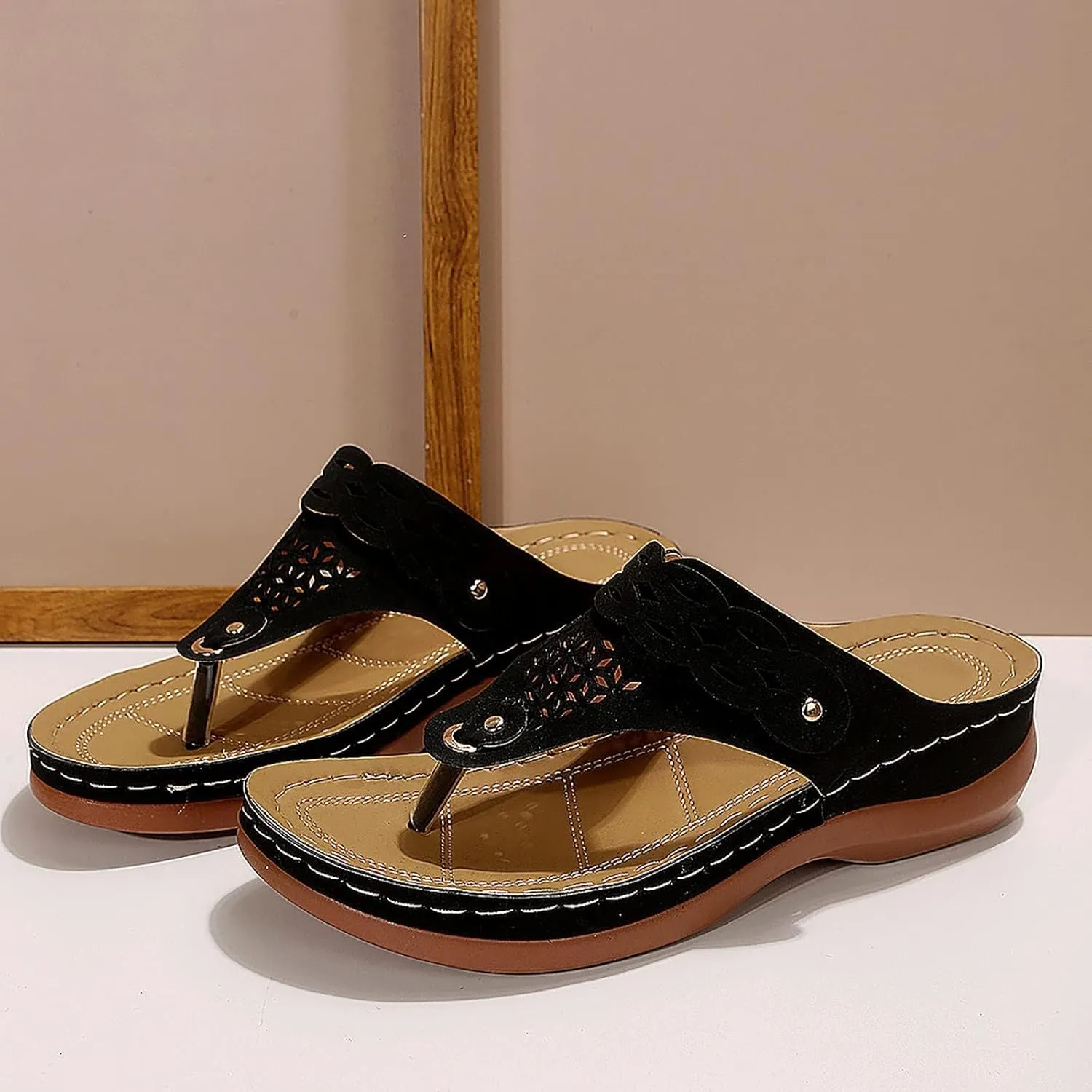 Thong Sandals for Women Rhinestones Elastic T Strap Flip Flops Flats Ladies Boho Summer Low Heel Casual Flat Shoes 2025 Fashion T-Strap Beaded Flower Bohemian Pearl Crystal Beach Flip-Flop