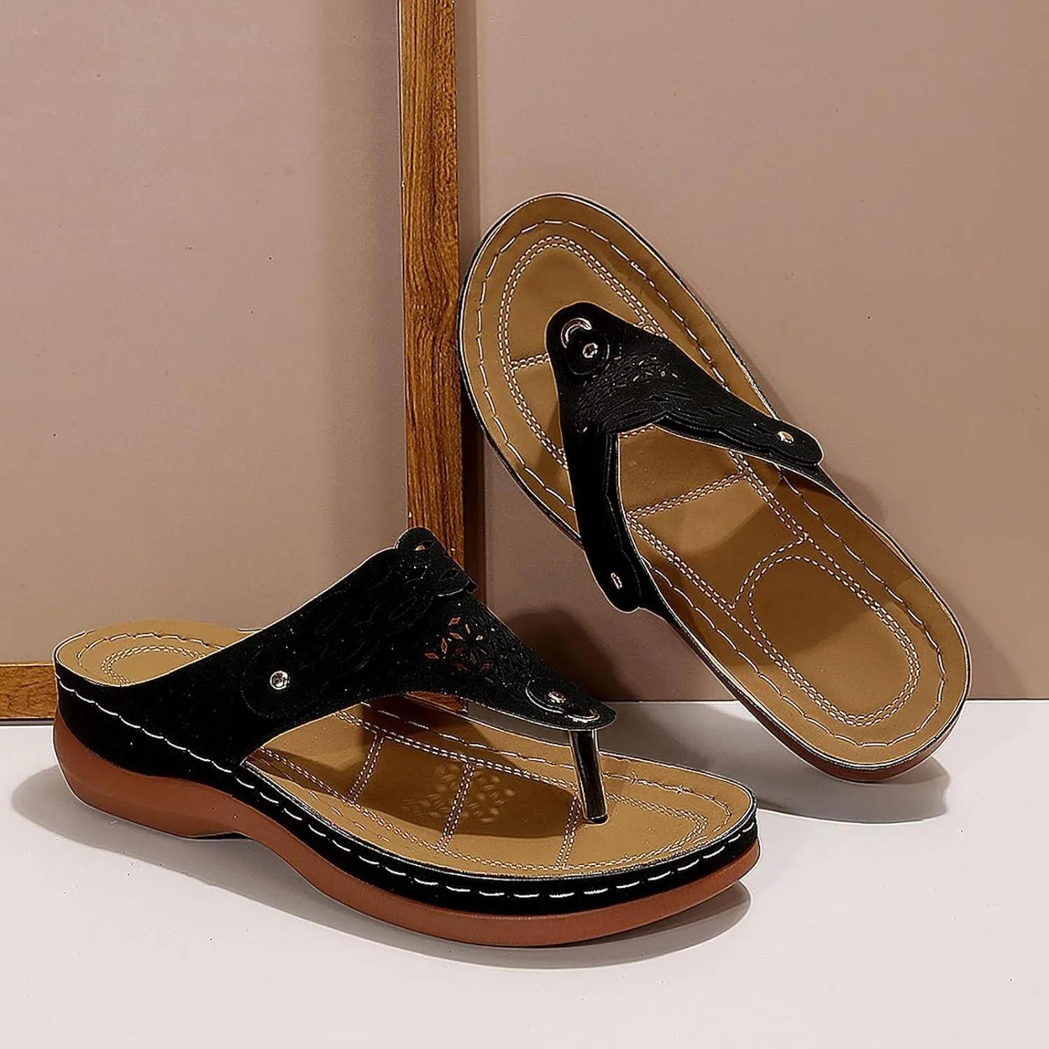 Thong Sandals for Women Rhinestones Elastic T Strap Flip Flops Flats Ladies Boho Summer Low Heel Casual Flat Shoes 2025 Fashion T-Strap Beaded Flower Bohemian Pearl Crystal Beach Flip-Flop