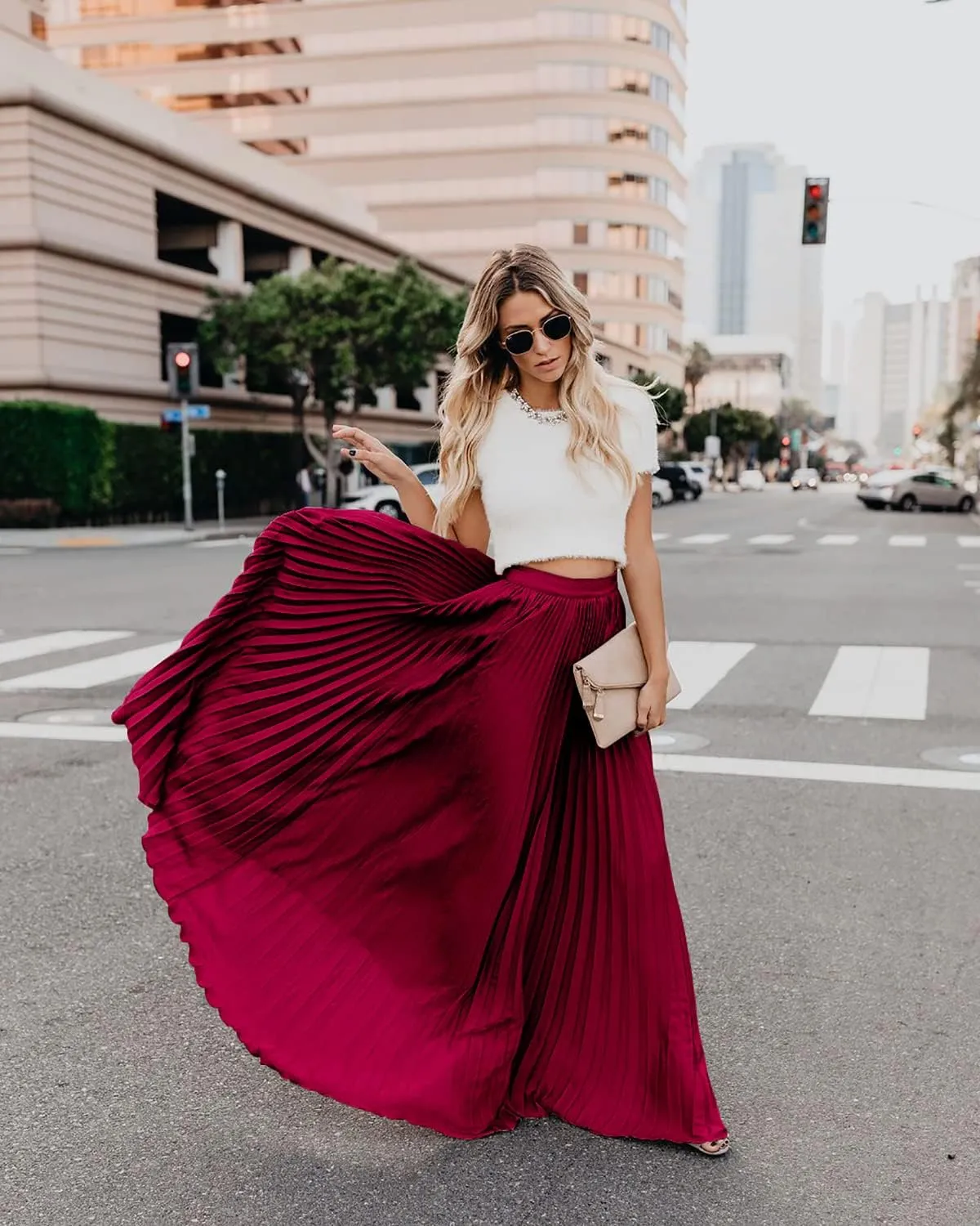 utcoco Women's Elegant Maxi Skirt High Waisted Pleated Chiffon Long Skirts for Women