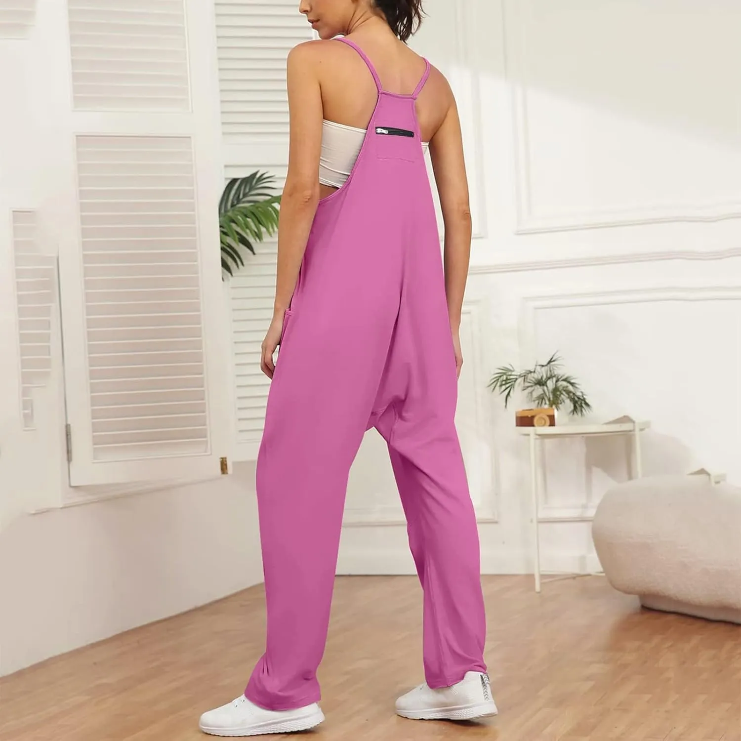 Women's Casual Loose Jumpsuits V Neck Sleeveless Harem Overalls Baggy Overalls Adjustable Strap Romper with Pochets